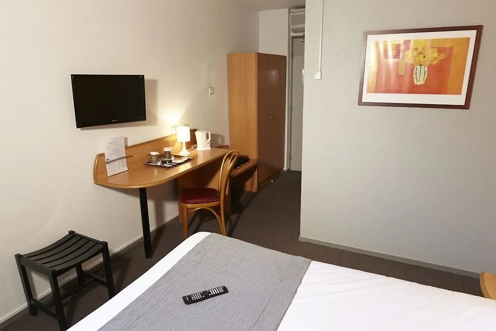 Hotel Le Neron - Logis 퐁타닐코르닐롱