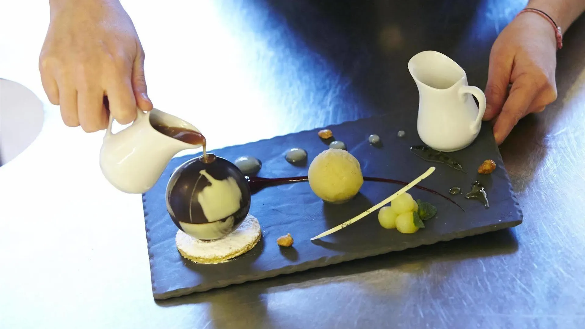 Hotel Le Neron - Logis 퐁타닐코르닐롱