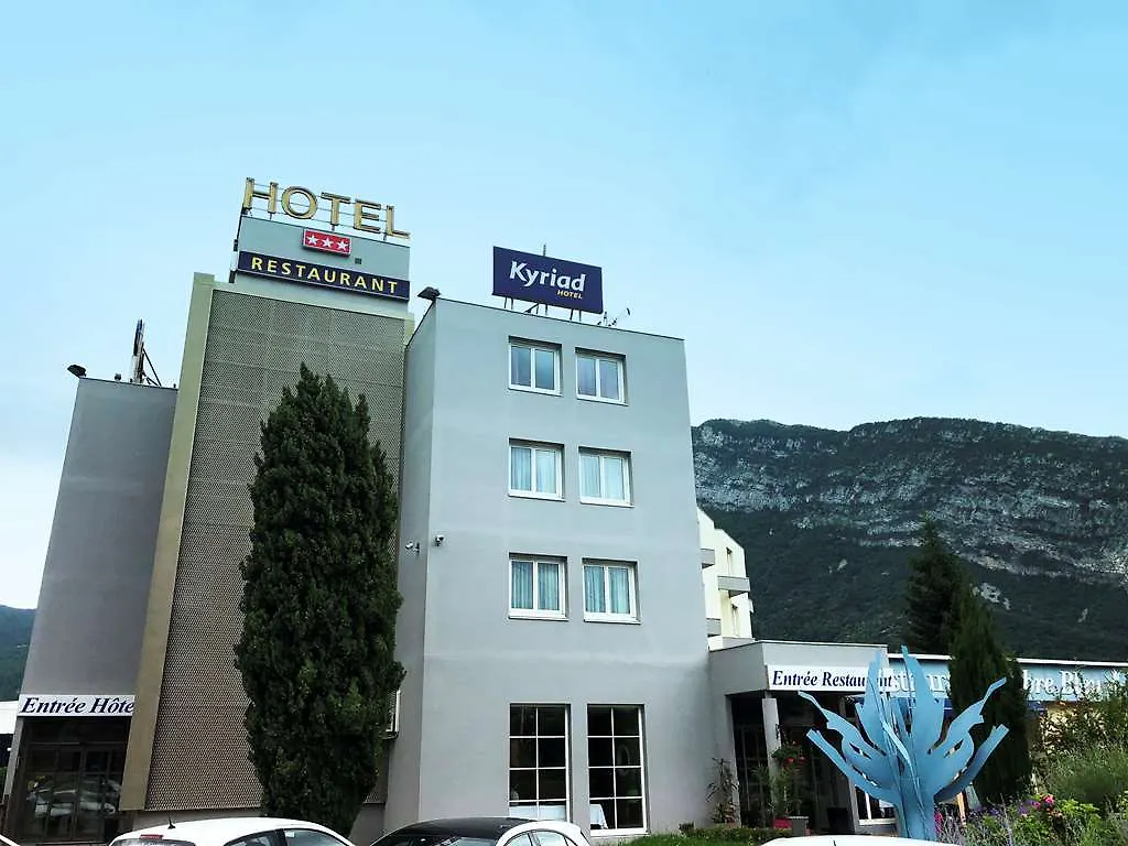 Hotel Le Neron - Logis 퐁타닐코르닐롱